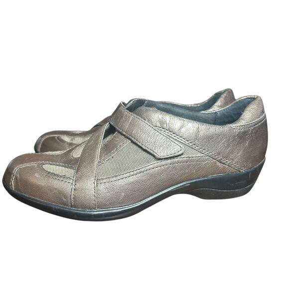 Clarks Metallic Bronze Leather Cross-Strap Slip-Ons - Size 7.5 - Picture 6 of 11